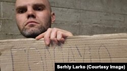 Застрявшие на границе Грузии и Северной Осетии украинцы объявили голодовку, требуя встречи с представителями посольства